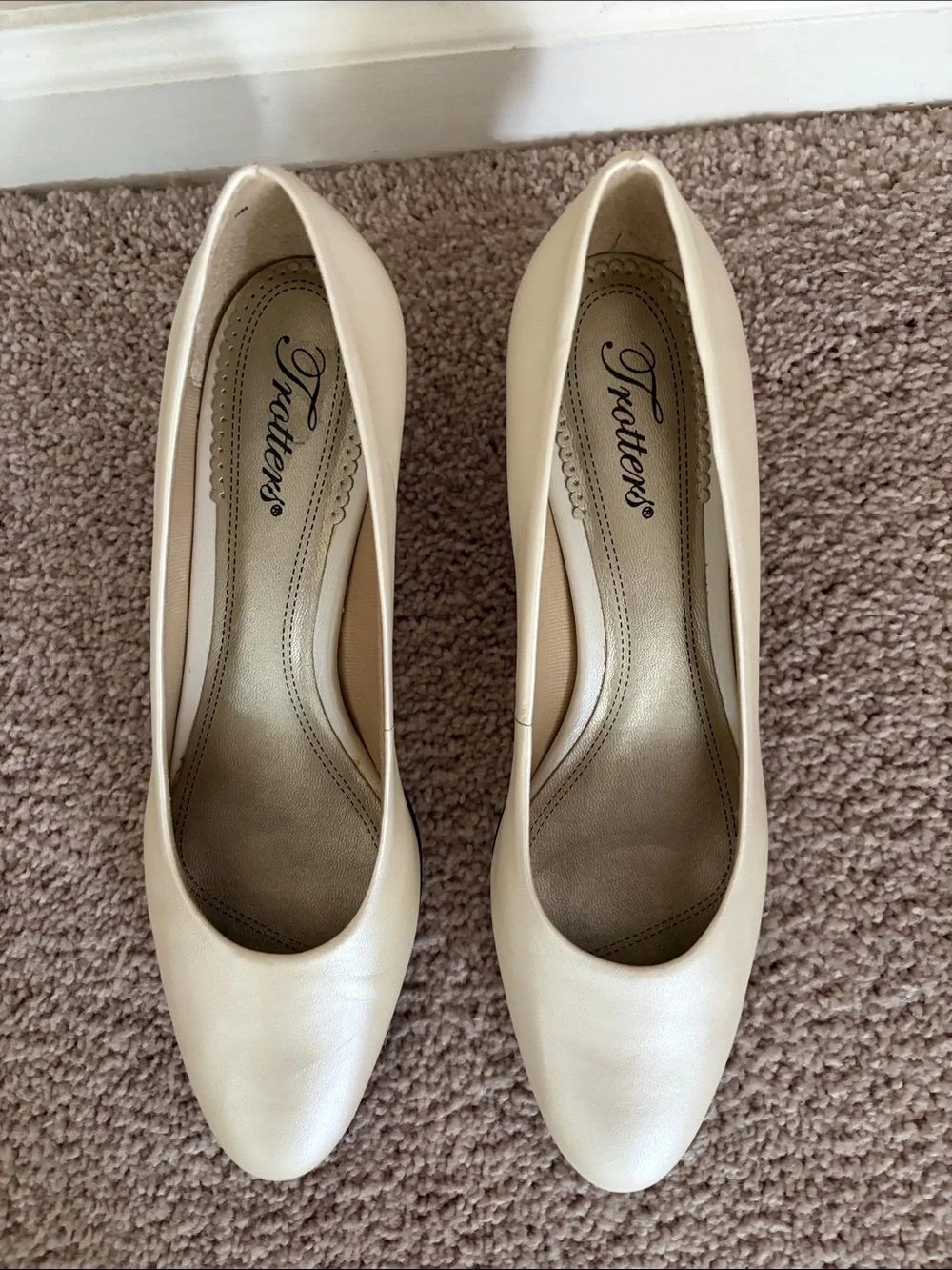 Trotters Cream Leather Heels New size 9 N made in Brazil - Picture 2 of 4